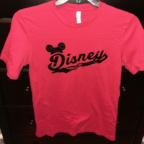 Disney Vacation Tee Size Medium - Picture 2 of 6
